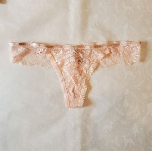 ππ₯NWT Victoria's secret lace thong panties peach cream Medium
